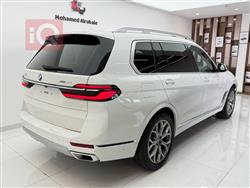 بی ئێم دەبڵیو X7